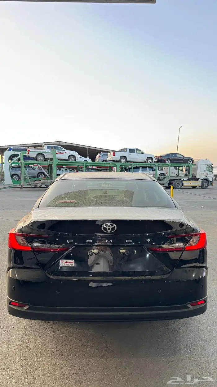 تويوتا كامري 2025 بنزين E جنوط بصمة سعودي جميع الالوان 3