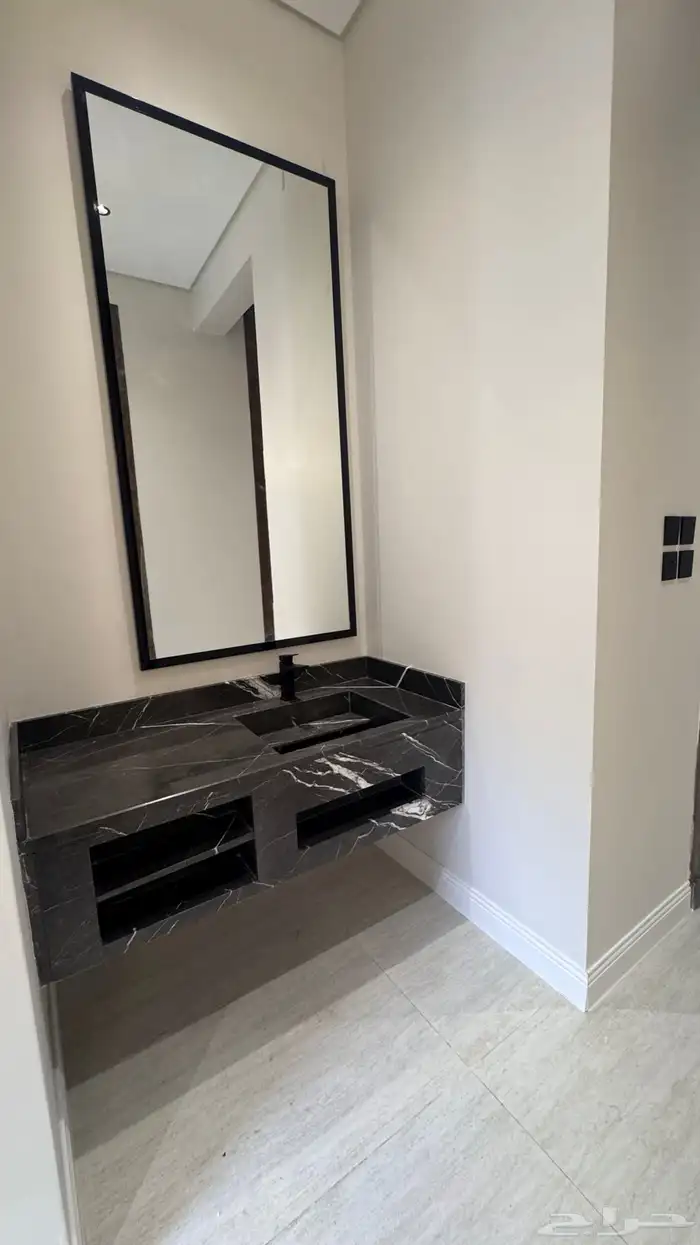 للبيع شقه ارضيه 6 غرف مداخل مستقله بالمحاله ابها 5