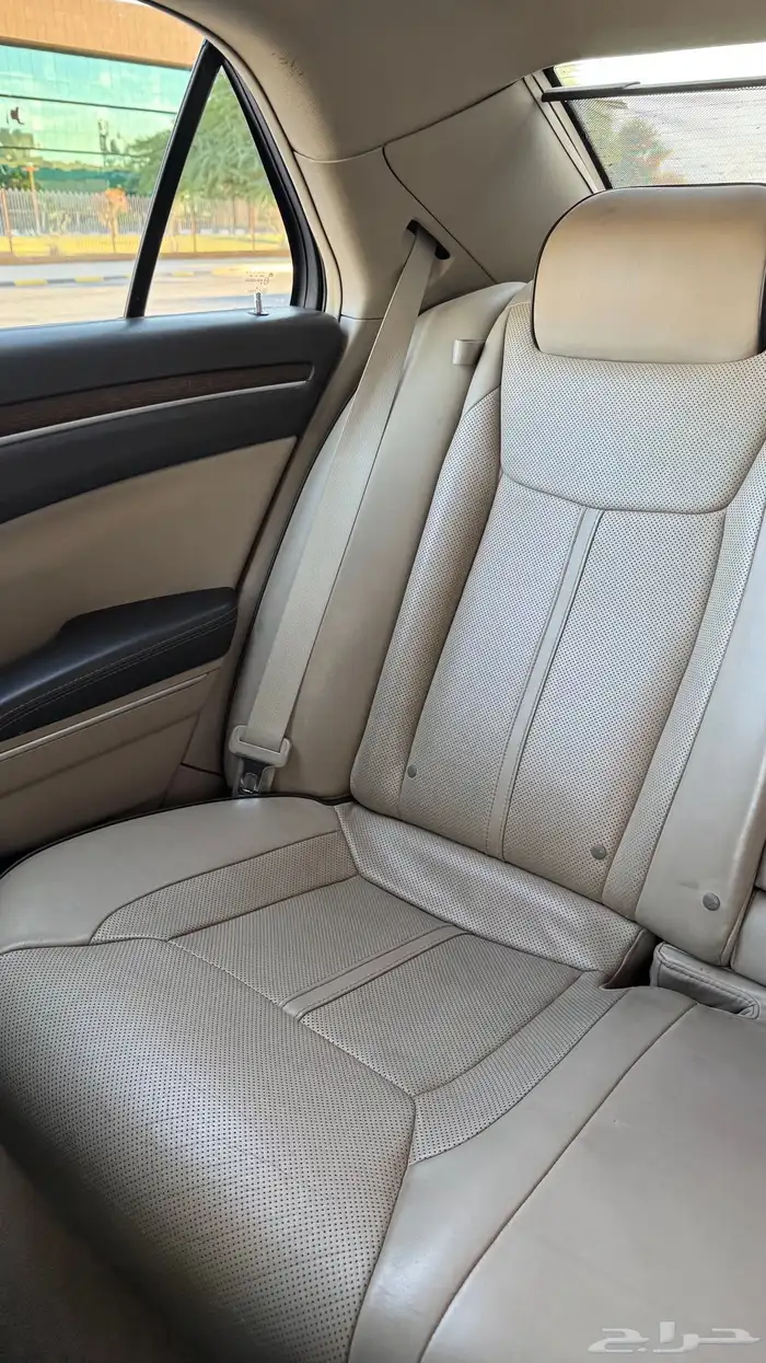 كرايسلر c300 اكزقتيف 2013 هيمي 5.7 20