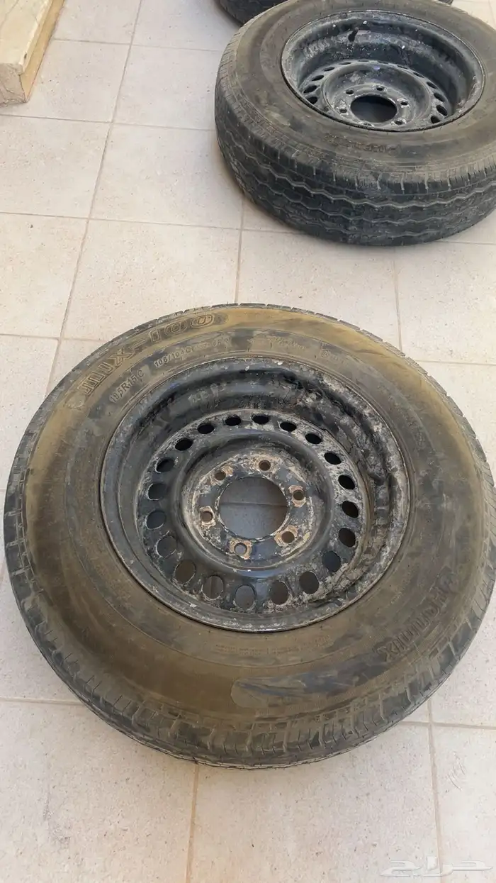 سلام عليكم اعرض لكم جنوط ددسن مرسيدس سوداء مقاس 15 صيني 2