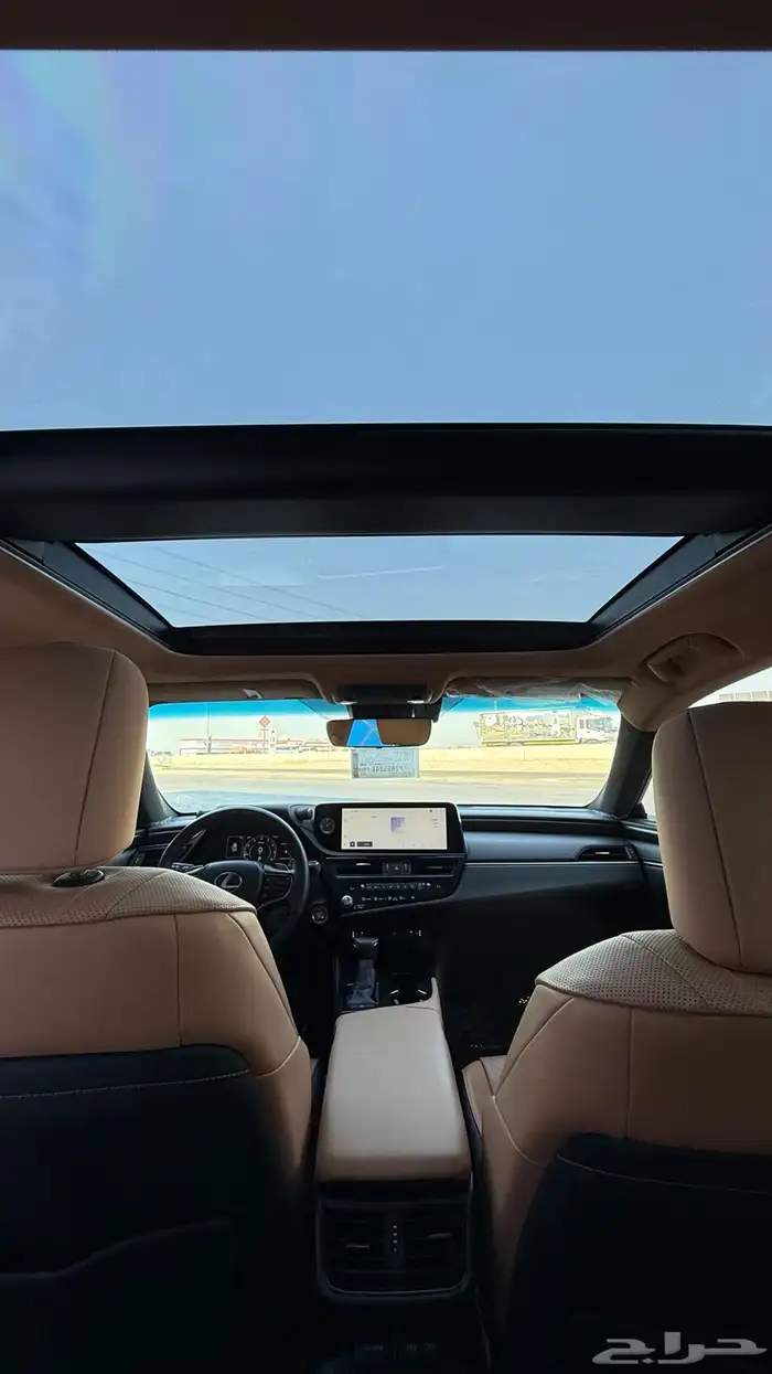 للبيع لكزس 2023 ES 250 فل كامل 43