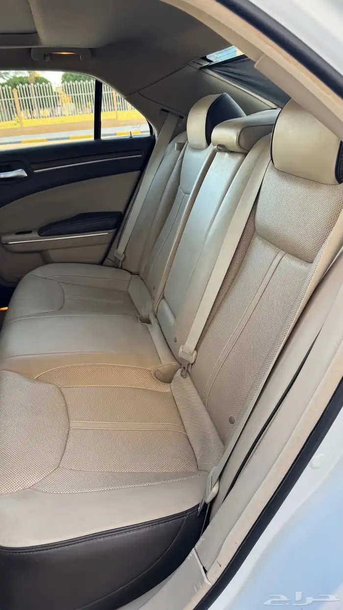 كرايسلر c300 اكزقتيف 2013 هيمي 5.7 26