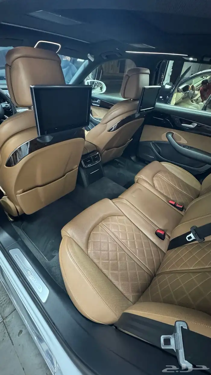 اودي A8 2016 للبيع اعلي فئة بحالة الوكالة تم تخفيض السعر 77