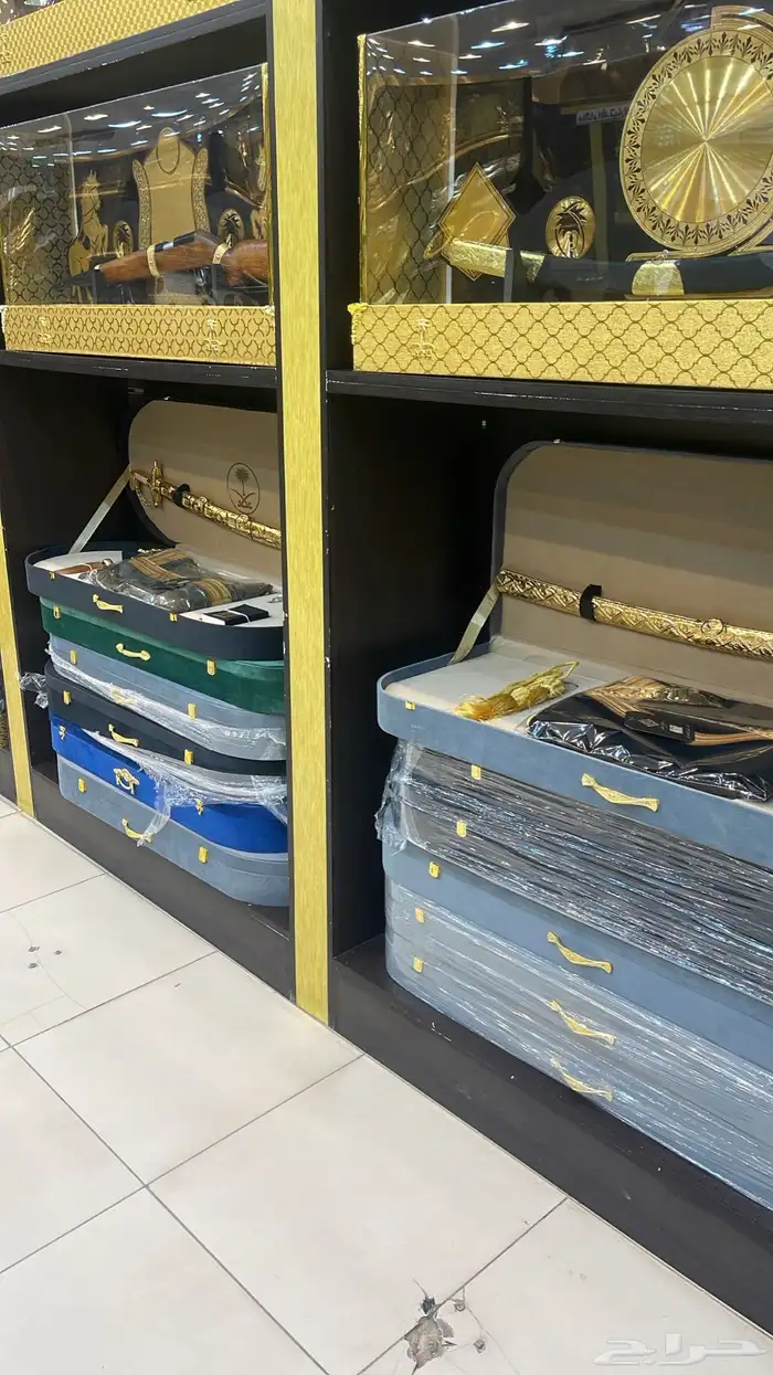 هدايا زواج ترقية تقاعد تكريم بشوت سيف درع تخرج 40