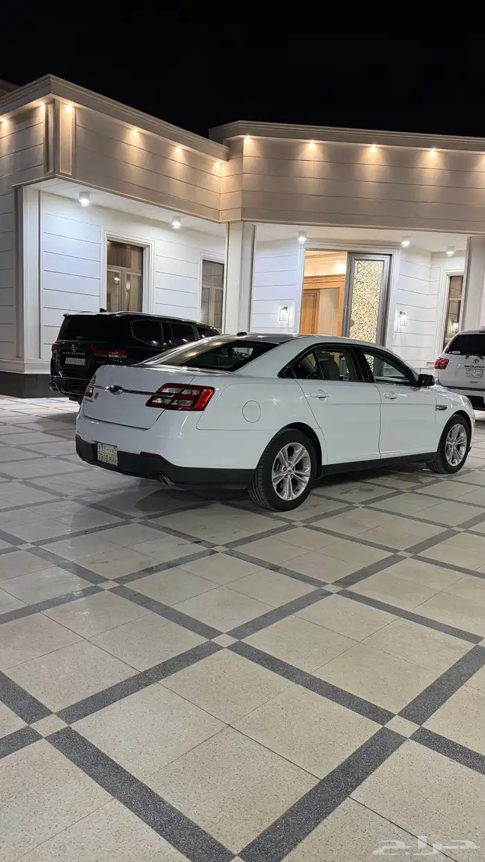 فورد تورس 2015ابيض 2