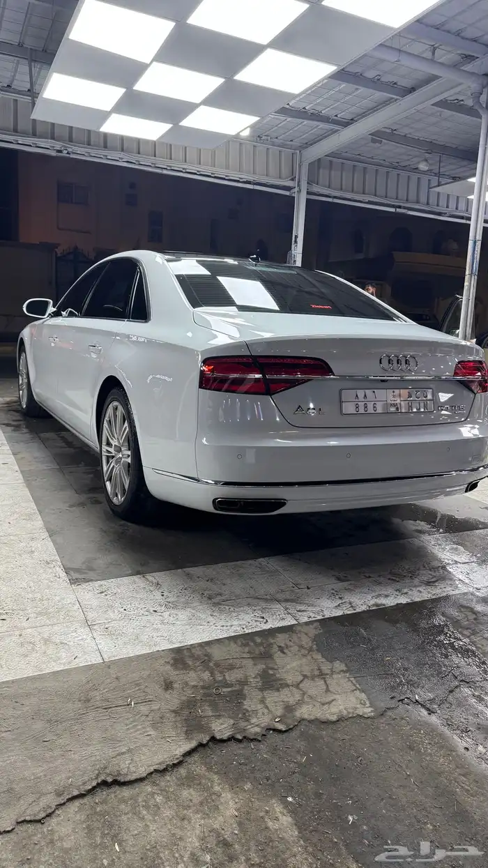 اودي A8 2016 للبيع اعلي فئة بحالة الوكالة تم تخفيض السعر 72