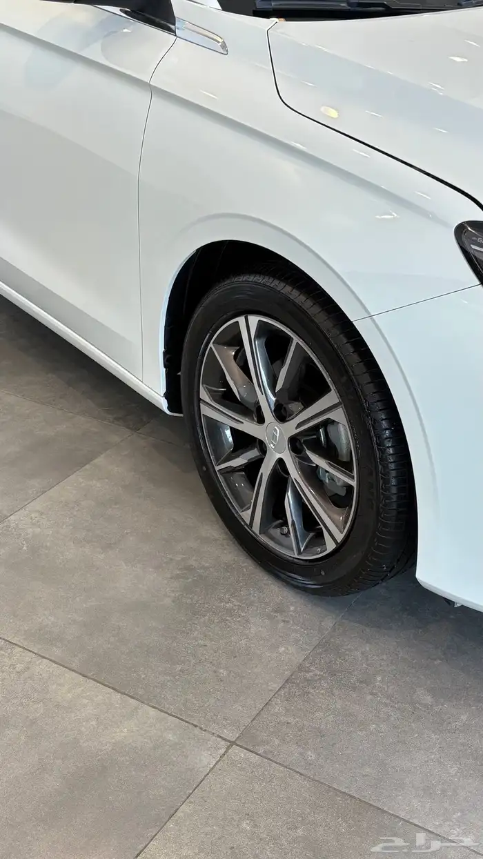 جيلي اميقراند الفل 2025 بسعر حصري لأصحاب الكاش 2