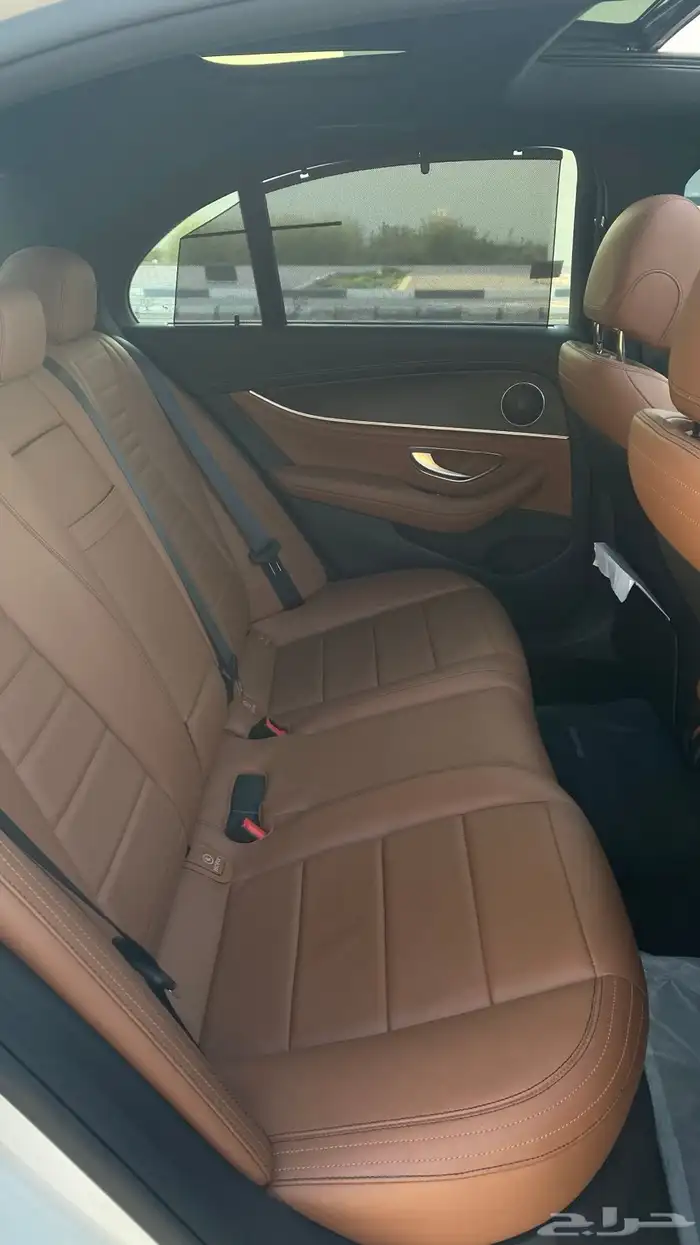 2022 مرسيدس E 300 7