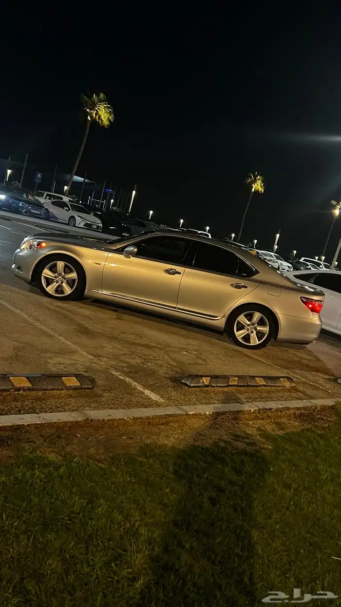 لكزس LS460 وارد كوريا لوحات امراتيه 1