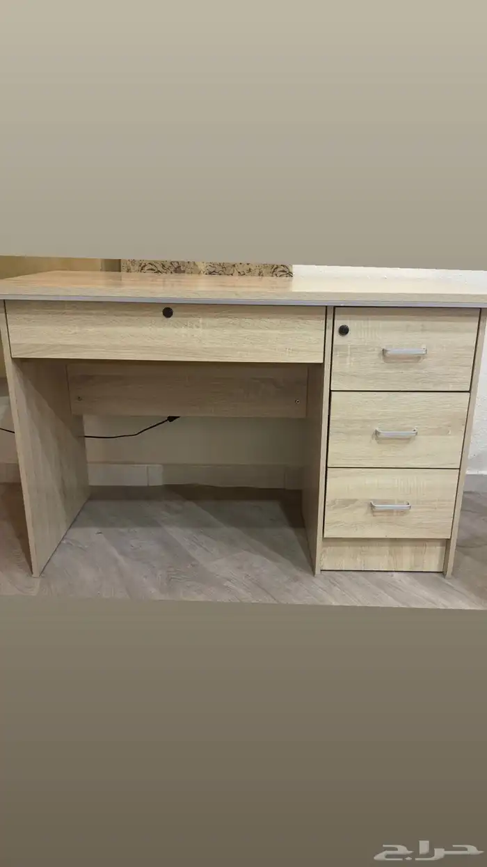 مكتبة ومكتب 0