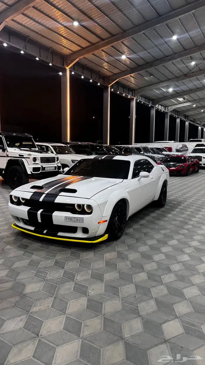 تشالنجر SRT 6.4 0