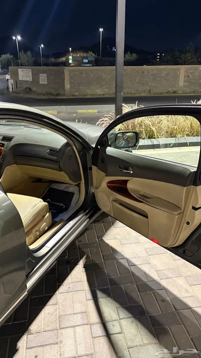 لكزس GS 300 2006 32