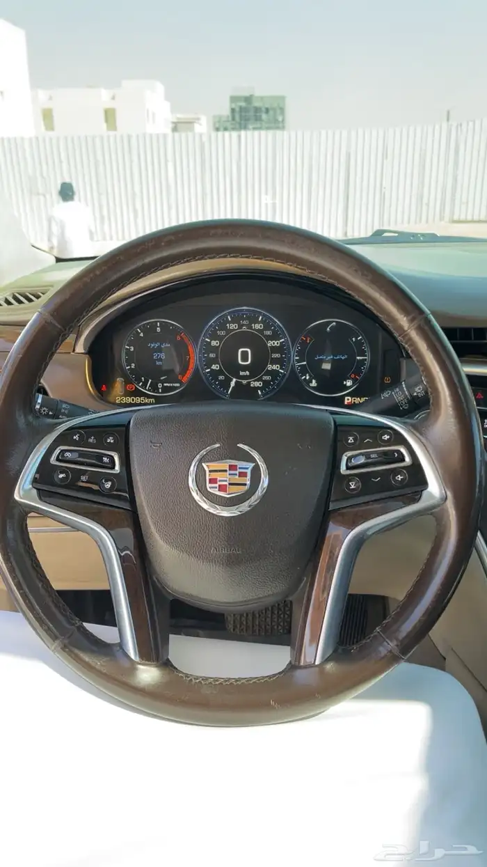 للبيع كاديلاك Xt4 platinum او بدل مناسب 8