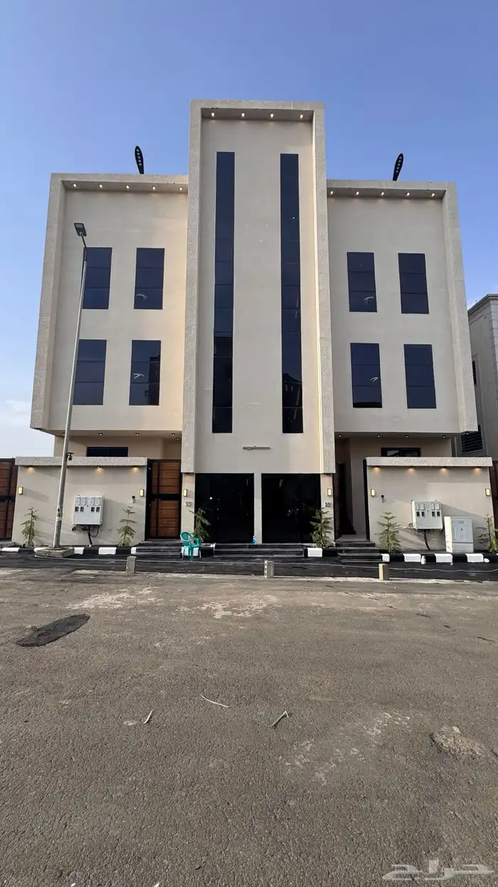 للبيع شقه ارضيه 6 غرف مداخل مستقله بالمحاله ابها 1