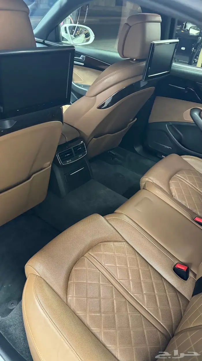 اودي A8 2016 للبيع اعلي فئة بحالة الوكالة تم تخفيض السعر 76