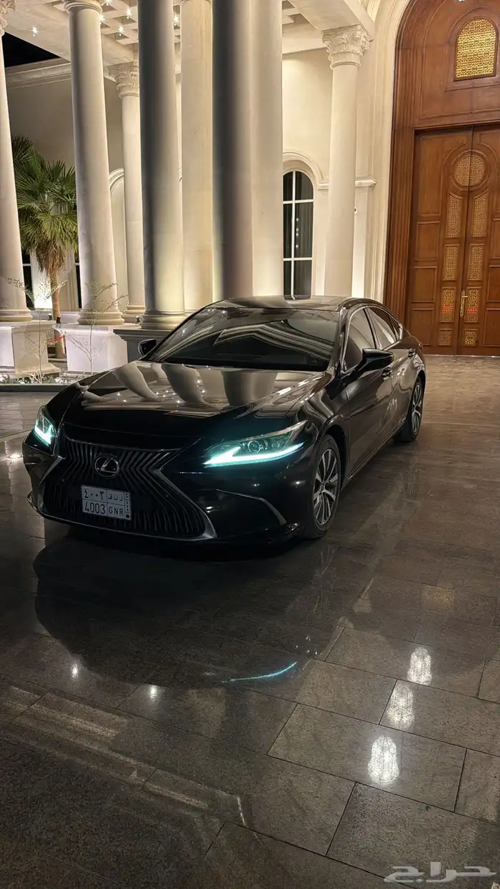 لكزس 2019 اسود 1