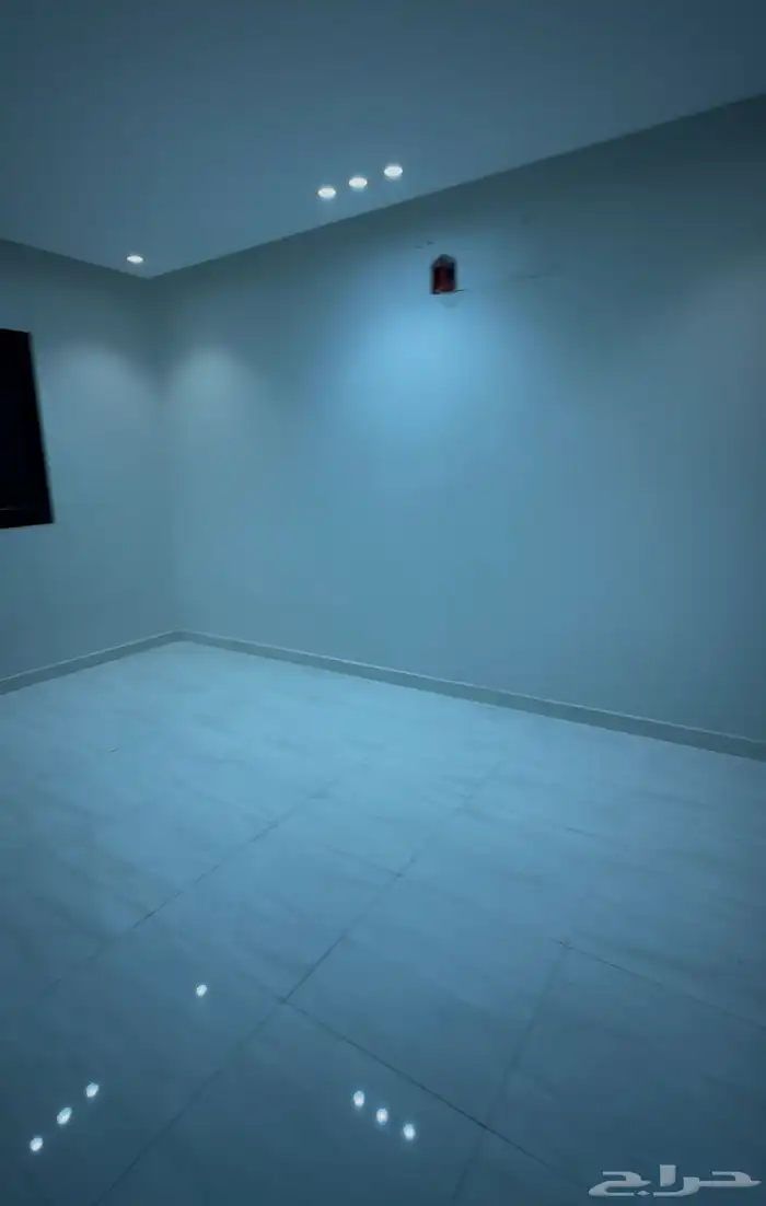 دور علوي للإيجار - الرياض حي الدار البيضاء 1