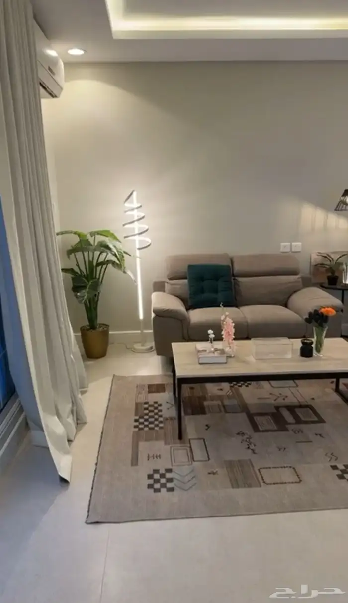 استوديو مؤثثه مع سطح خاص 1