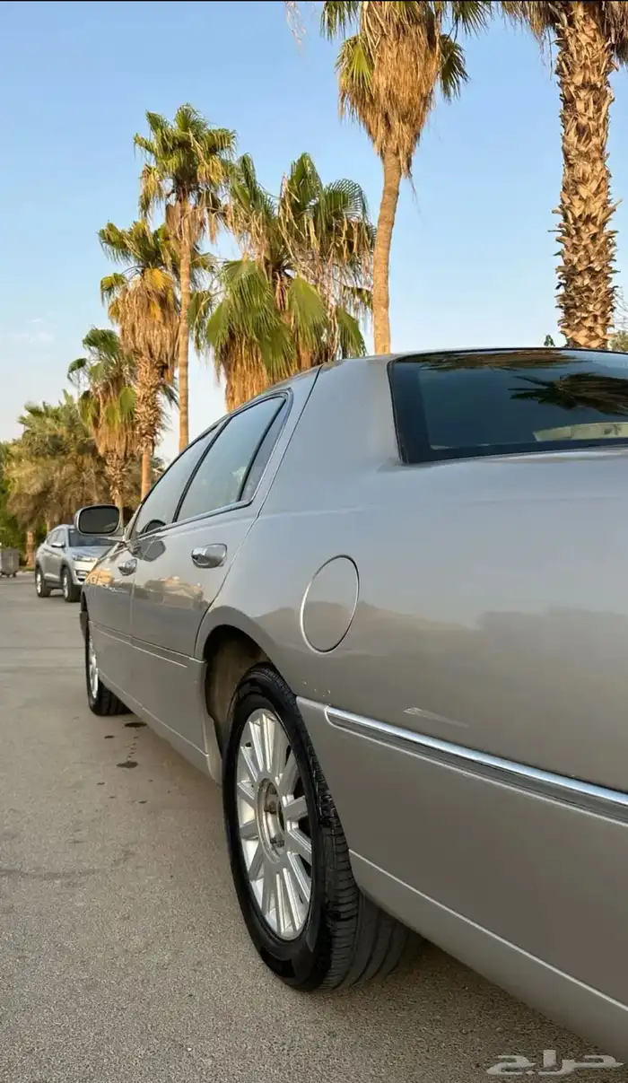 لنكولن تاون كار 6