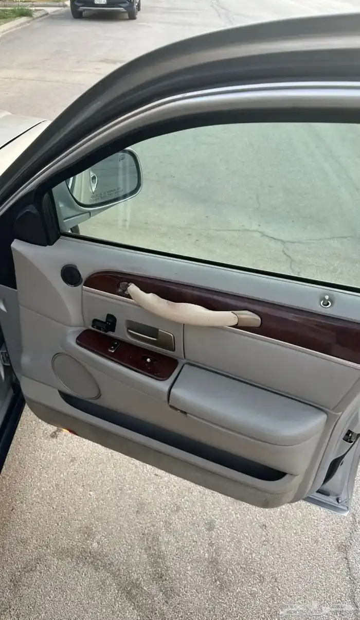 لنكولن تاون كار 11