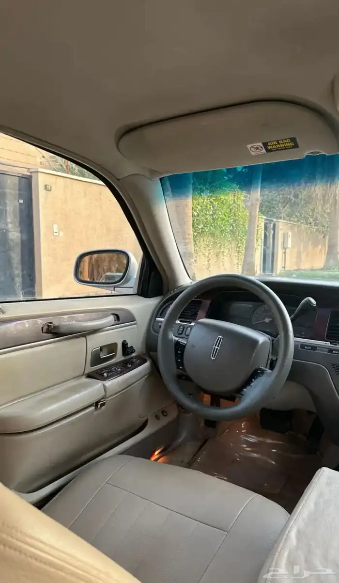 لنكولن تاون كار 9