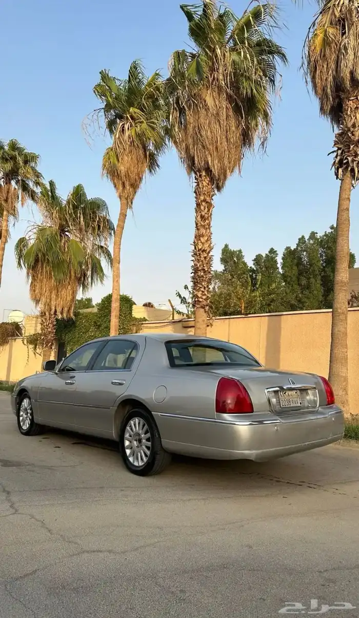 لنكولن تاون كار 7