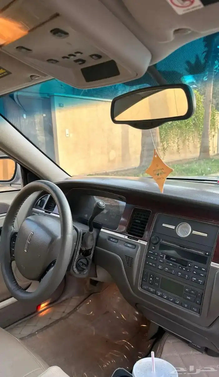 لنكولن تاون كار 16