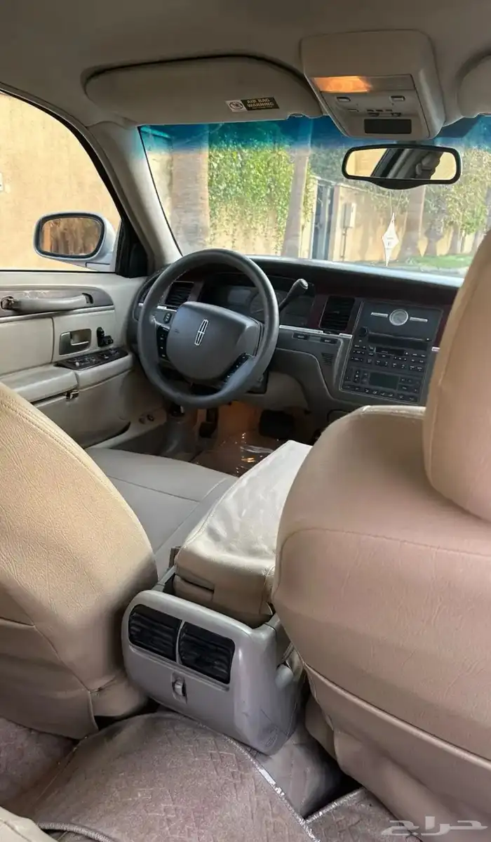 لنكولن تاون كار 8