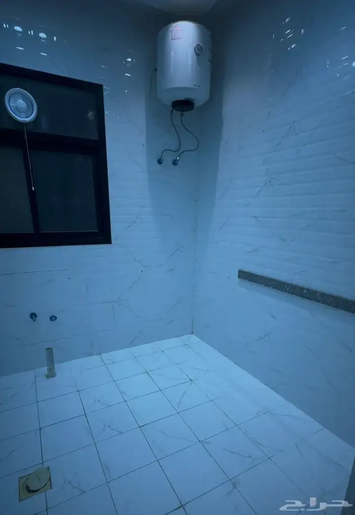 دور علوي للإيجار - الرياض حي الدار البيضاء 8