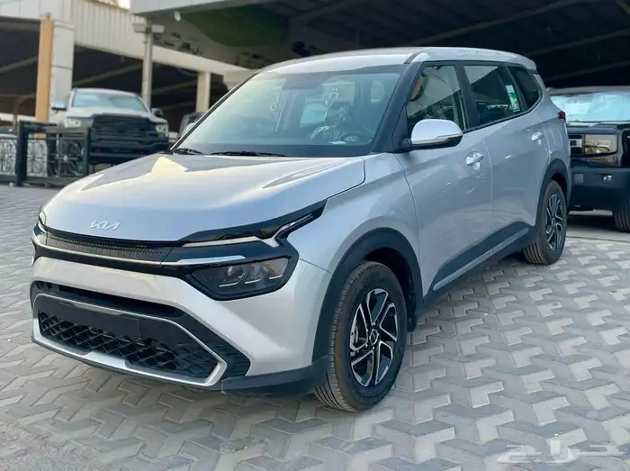 كيا كارينز 7 مقاعد 2025 GL كاميرا وشاشه 0