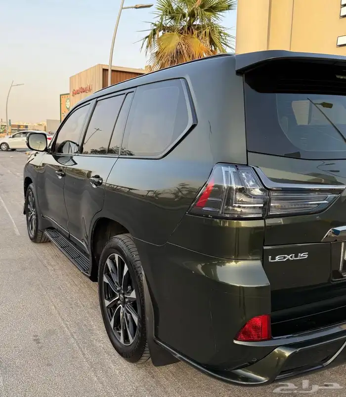 جيب لكزس بلاك ايديشن 2021 2