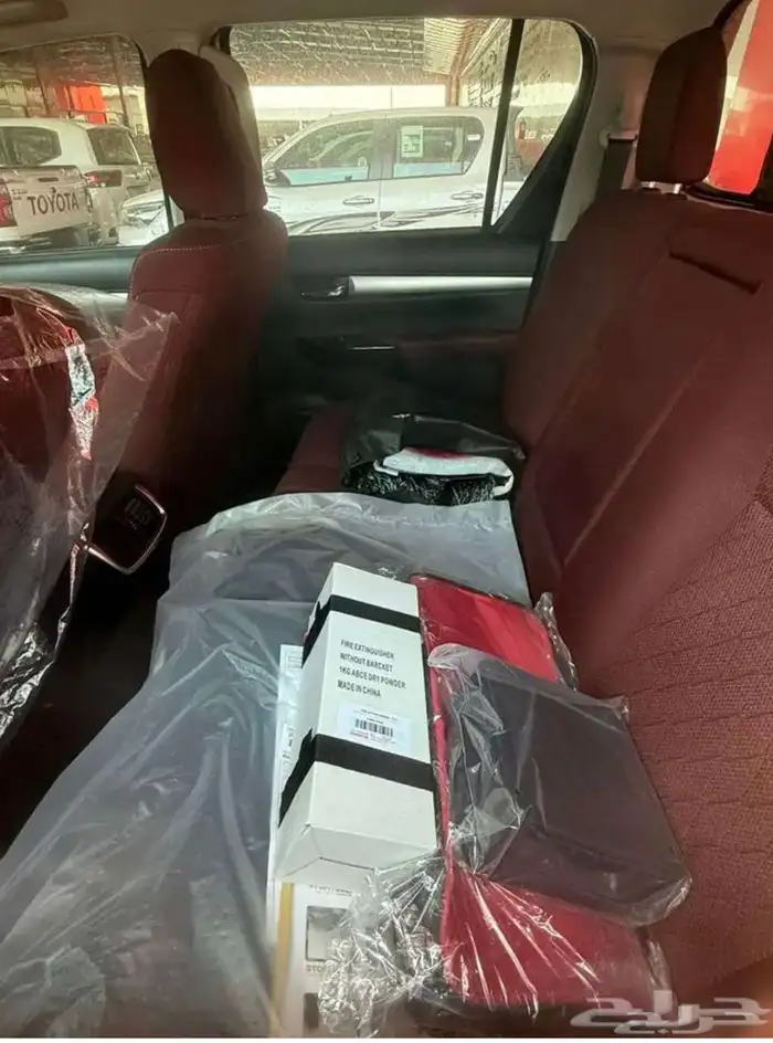 تويوتا هايلكس SGLX فل كامل بنزين قير عادي 2025 الاقل سعرا 4