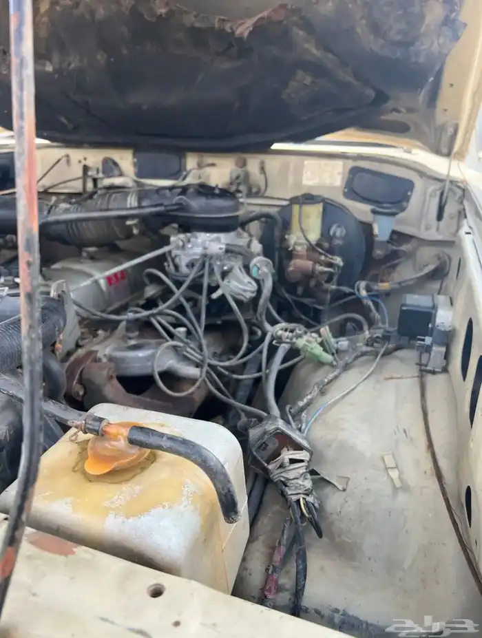 جيب لاندكروزر يحمل لوحة مميزة 9