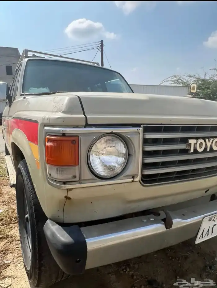 جيب لاندكروزر يحمل لوحة مميزة 7