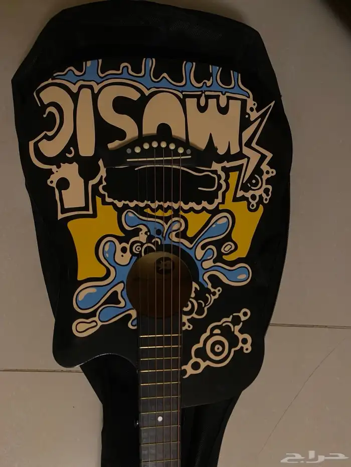 للبيع غيتار بحالة ممتازة جدا 0