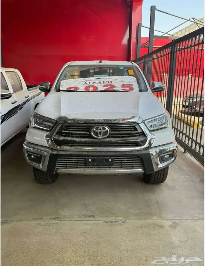 تويوتا هايلكس SGLX فل كامل بنزين قير عادي 2025 الاقل سعرا 0