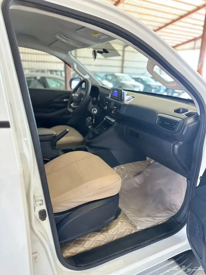 للبيع شنجان هنتر 2023 وكاله جير عادي ديزل 12