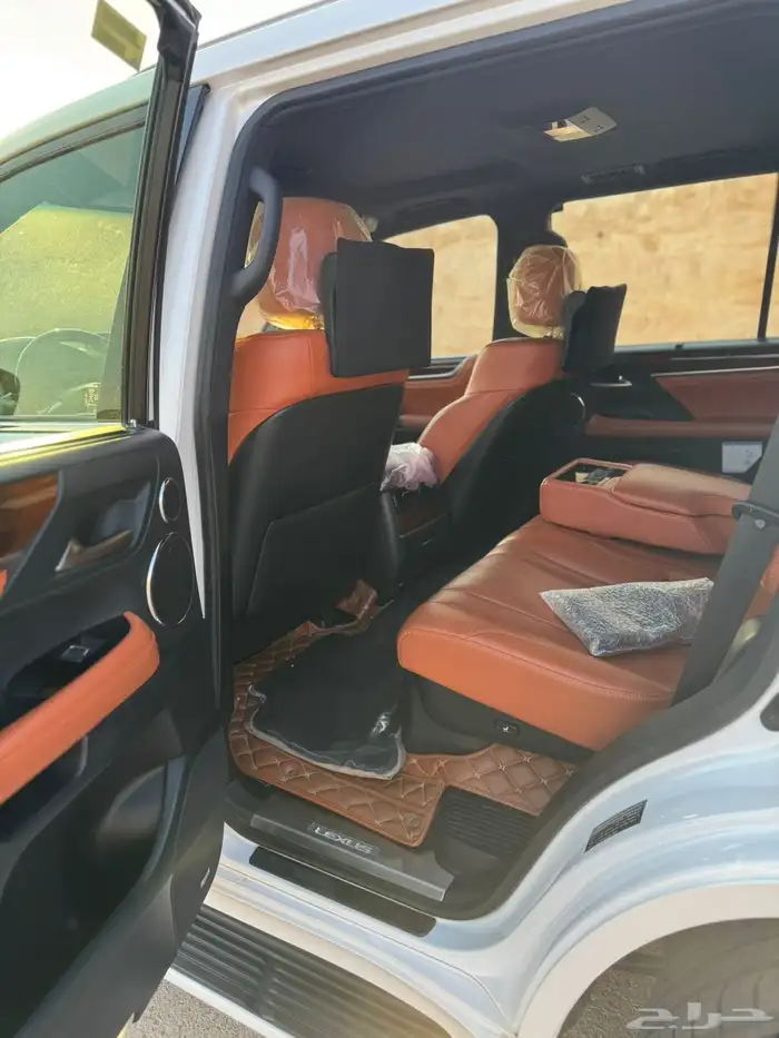 جيب لكزس 2020 9