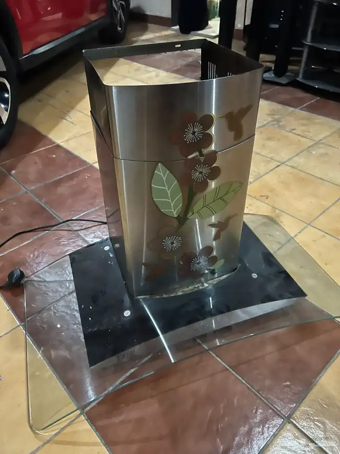 كرسي حمام مستعمل بحاله جيده وشفاط مطبخ مستعمل 0