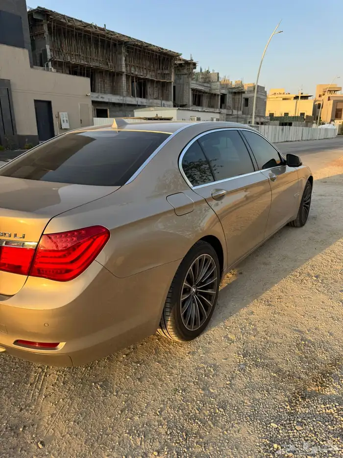 بي ام دبليو 730 تنفس طبيعي 10