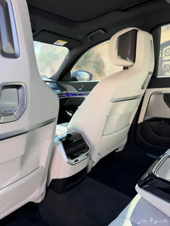 بي ام دبليو 735 2026 M-kit كامل المواصفات تحت الضمان وصيانه 9