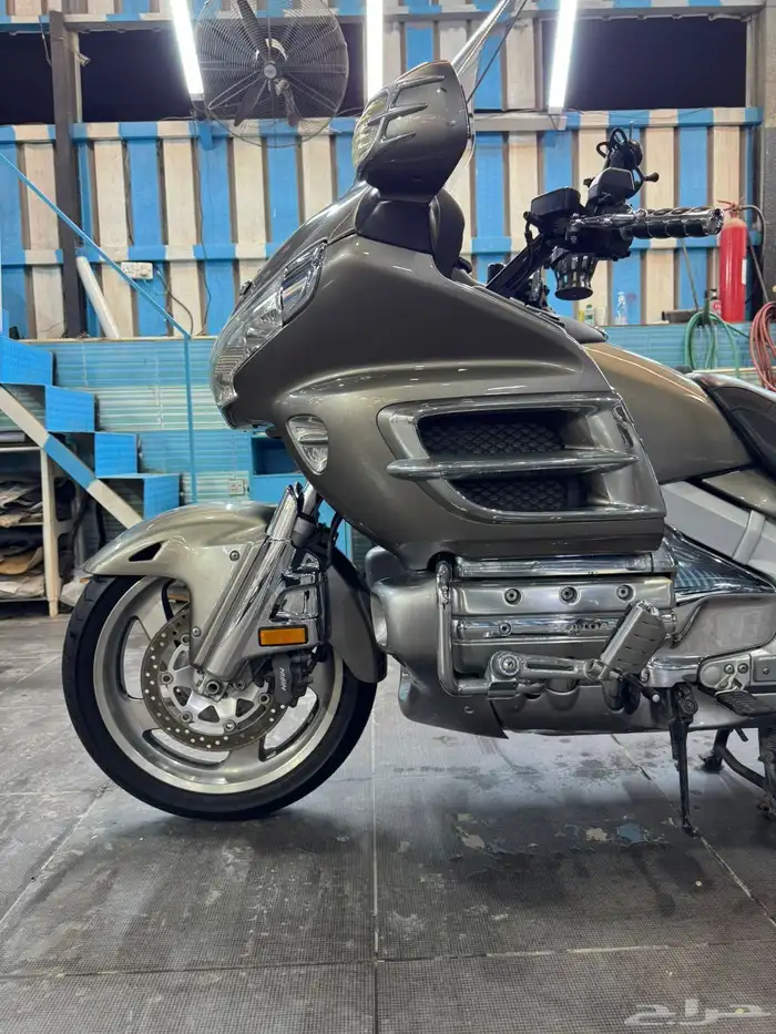 للبيع دراجة هوندا Gold Wing 1