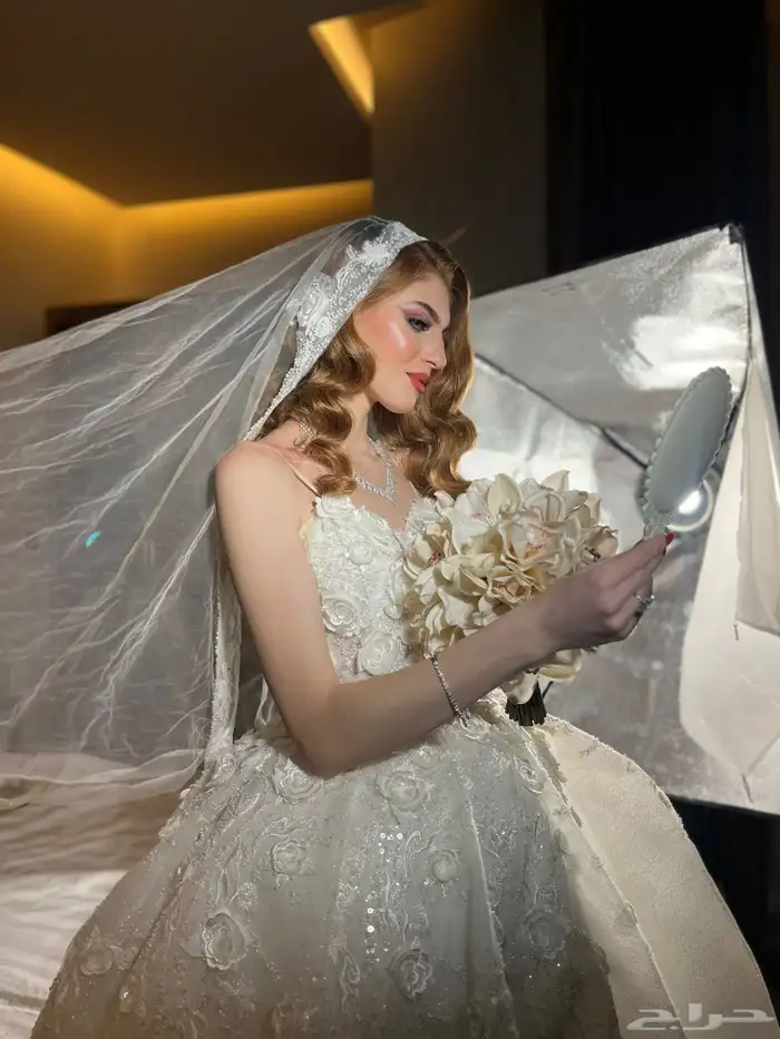 فستان عروس مع جيبون والطرحة 1