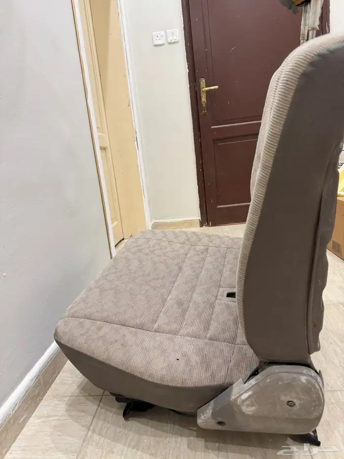 مقعدة راكب لجيب ربع 2006 وتحت وبوليسي 0