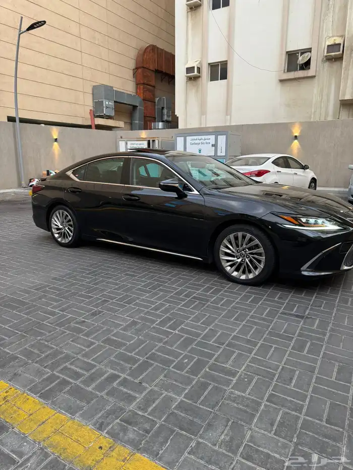 لكزس ES 2019 ثاني مالك DD ممشى قليل مضمون 12