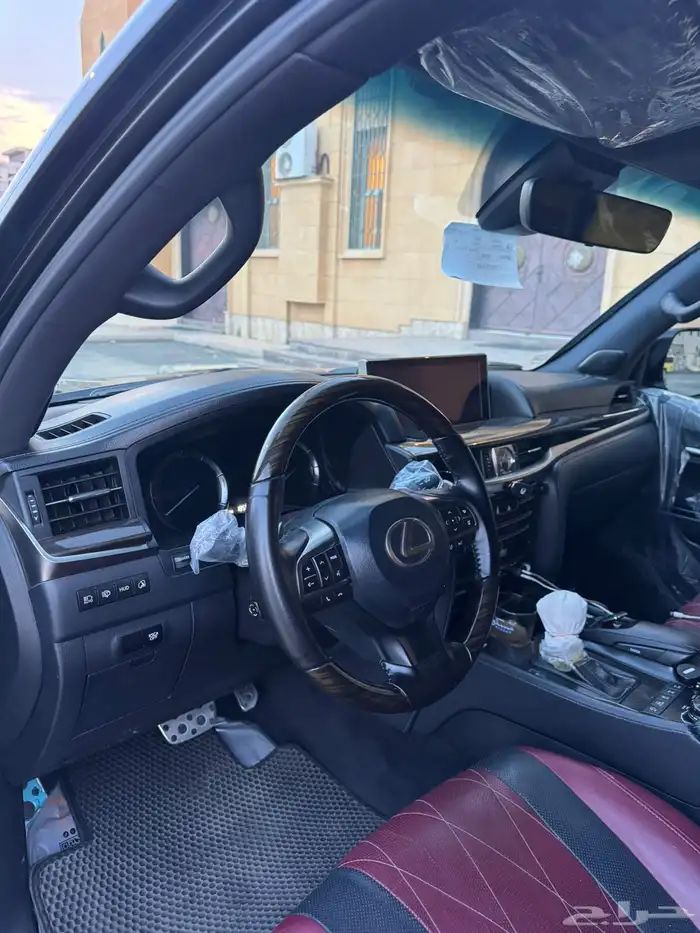 لكزس 2019 بلاك ديشن 16