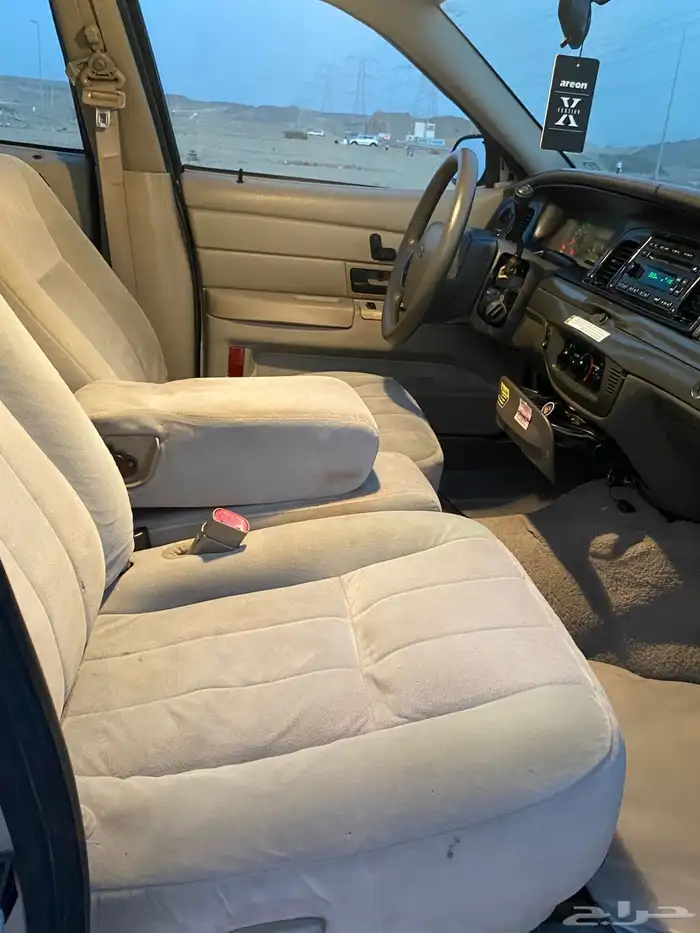 فورد فكتوريا بوليسي 2010 13