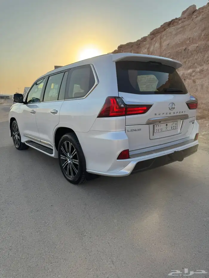 جيب لكزس 2020 6