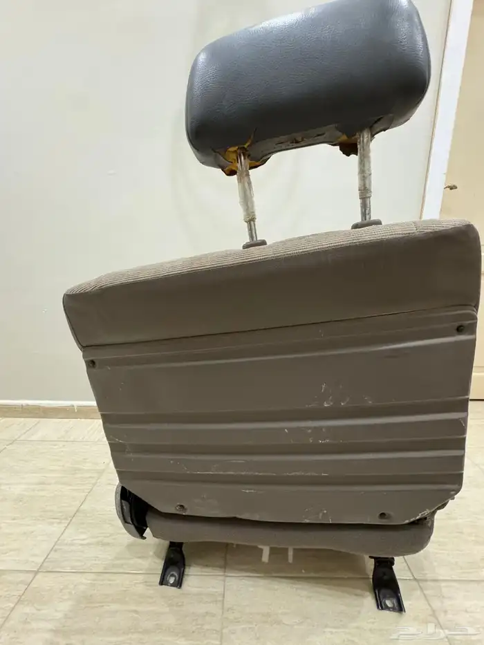 مقعدة راكب لجيب ربع 2006 وتحت وبوليسي 7