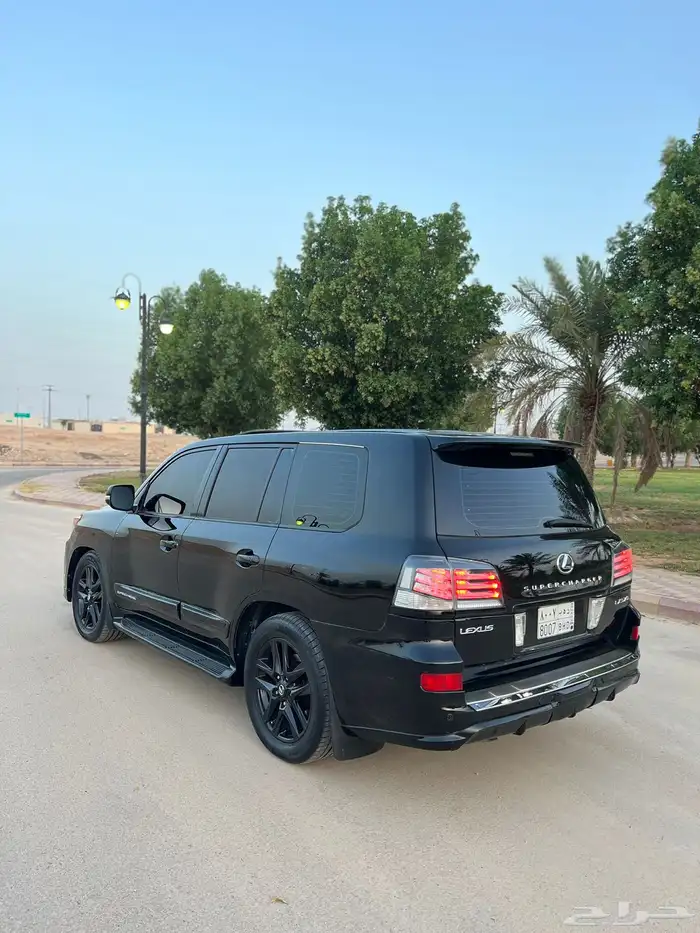 جيب لكسز 2010 15